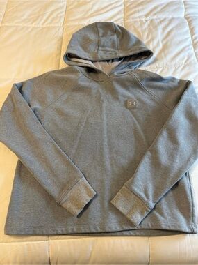 Under Armour Women’s Cropped Light Gray hooded Sweatshirt Size Small